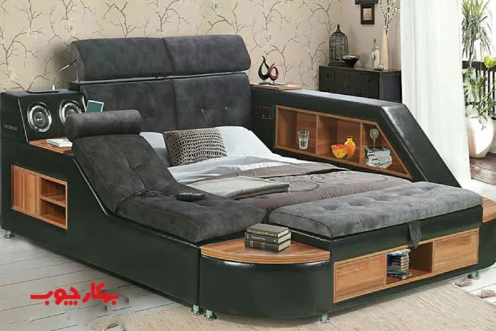 مبلمان اضافی در اطراف تخت