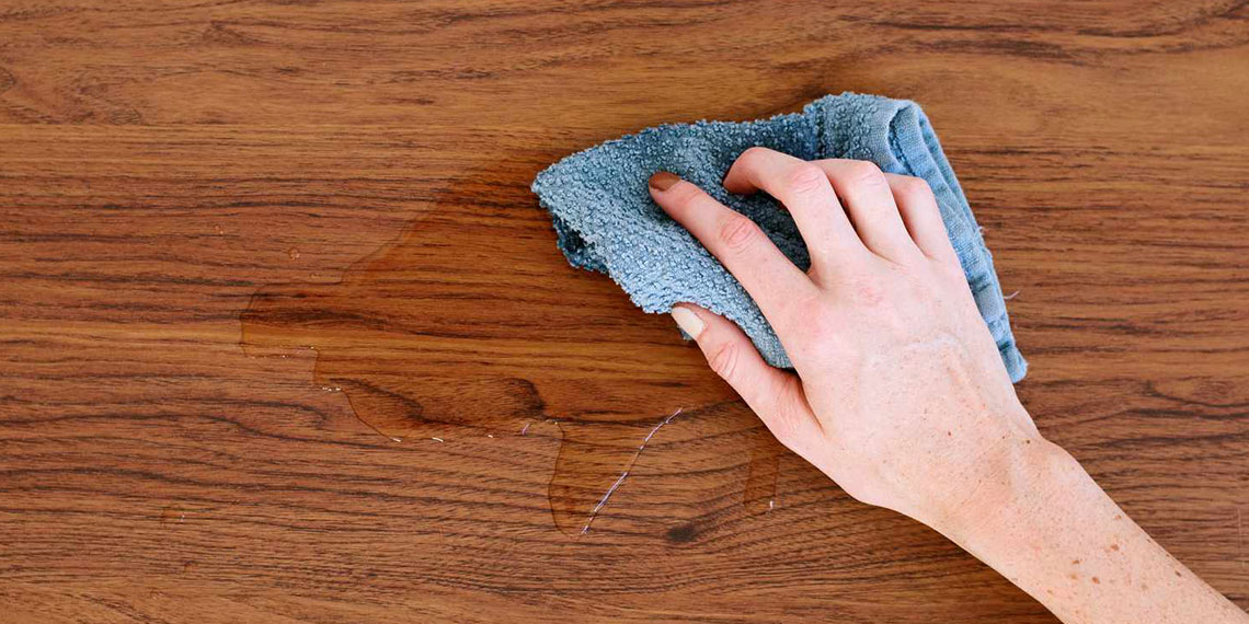 لکه های چوب